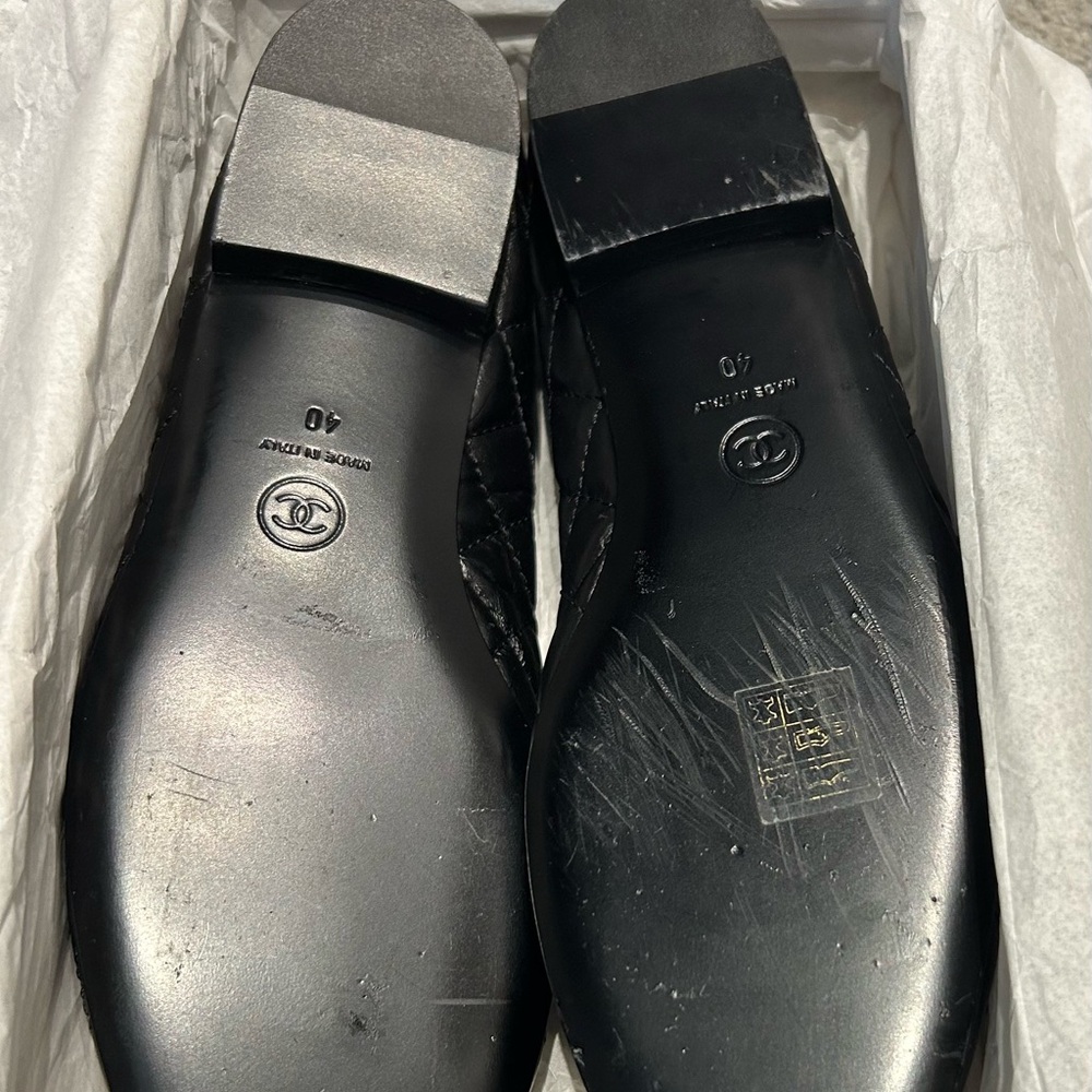 CHANEL Black Quilted Flats with Bow - Picture 3 of 5